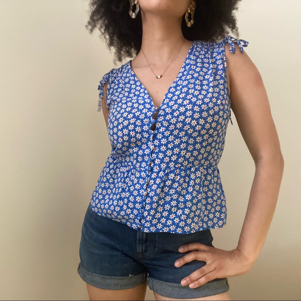 Madewell blue sleeveless peplum top w/ flower pattern